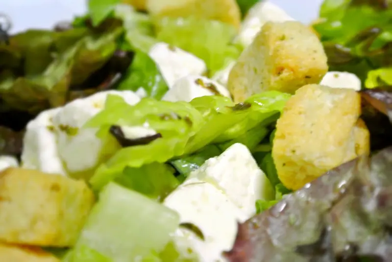 ensalada-mezclum-con-queso-feta